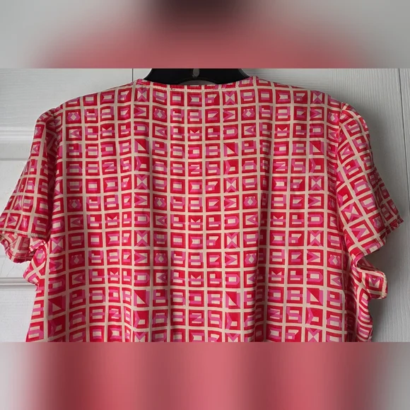 Lulu's Red Geometric Wrap Crop Top Size L - Picture 9 of 13